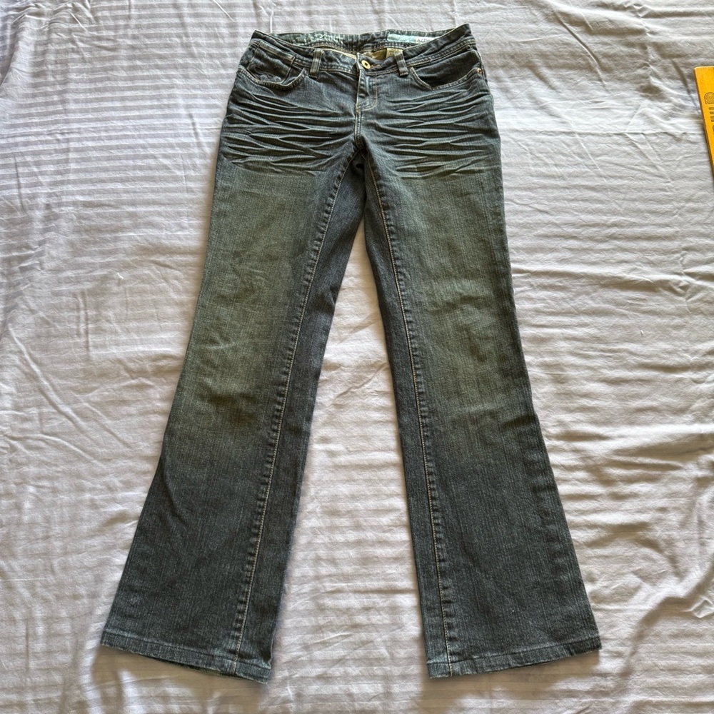 Azzuré Jeans Women’s Y2K Bootcut Denim Pants Mid Rise Whisker Wash Size 14 - Picture 2 of 8